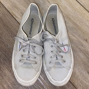 Low rise light grey Superga